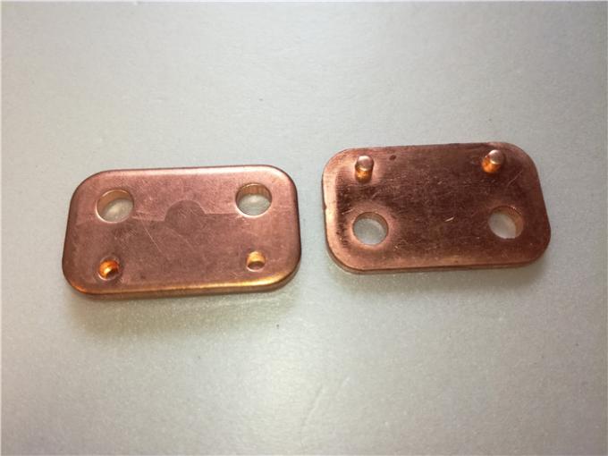 Le cuivre pur étiquette le métal emboutissant des pièces, matrices progressives de tôle de blanc  1