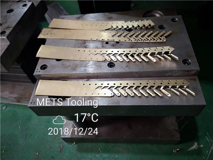 Presse de matrices d'estampillage de tôle pour les pièces en laiton de cuivre de connecteur de N 1