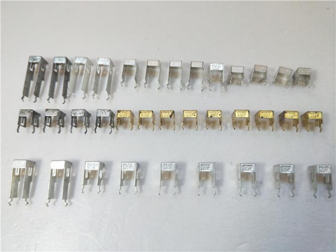 Quatre épaisseur à télécommande de recourbement du connecteur d'interface de matrices de tôle de cavités 0.2mm 0