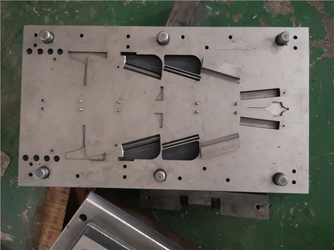 L'acier inoxydable en acier embouti de matrices d'estampillage de pièces/métal a moulé des pièces d'accessoires 0